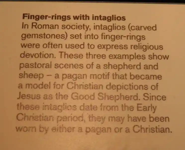 Finger-ring with intaglios